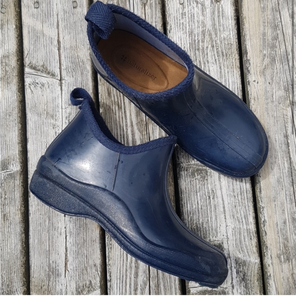 Naturalizer waterproof chelsea boot